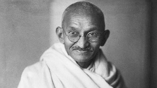 Mahatma Gandhi Death Anniversary: जब कविता बनी अहिंसा की आवाज, शहीद दिवस पर पढ़ें वो कविताएं जो आज भी हमें रुला देती हैं