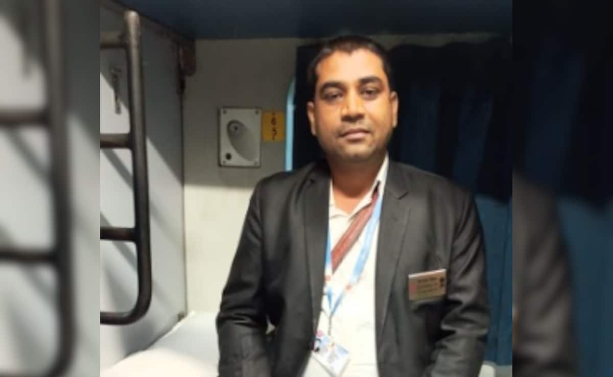 Video: Ticket Checker’s CPR Revives Elderly Man After Heart Attack In Train