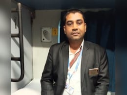 Video: Ticket Checker's CPR Revives Elderly Man After Heart Attack In Train Video: Ticket Checker's CPR Revives Elderly Man After Heart Attack In Train