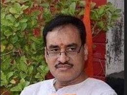 मारा गया नसरल्ला और आंसू इनके निकल...;  महबूबा मुफ्ती को घेरते हुए वीएचपी के प्रवक्ता विनोद बंसल मारा गया नसरल्ला और आंसू इनके निकल...;  महबूबा मुफ्ती को घेरते हुए वीएचपी के प्रवक्ता विनोद बंसल