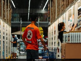 Spanish Shoppers Are Using 'Upside Down' Pineapples At The Supermarket To Find Love Spanish Shoppers Are Using 'Upside Down' Pineapples At The Supermarket To Find Love