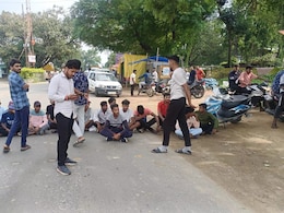Chhattisgarh : किस बात की दें सिक्योरिटी मनी ? मुद्दा लेकर सड़क पर उतरे नाराज छात्र Chhattisgarh : किस बात की दें सिक्योरिटी मनी ? मुद्दा लेकर सड़क पर उतरे नाराज छात्र