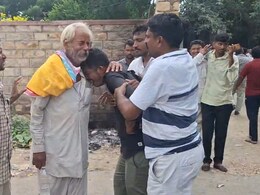 बाड़मेर: इलाज के दौरान पत्नी की मौत, फूट-फूटकर रोते दिखे पति; मेडिकल टीम पर लापरवाही के आरोप बाड़मेर: इलाज के दौरान पत्नी की मौत, फूट-फूटकर रोते दिखे पति; मेडिकल टीम पर लापरवाही के आरोप