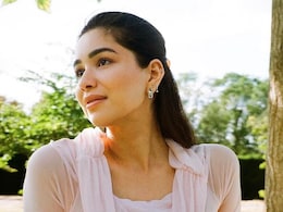 Sara Tendulkar's Foodie Picnic In London Was All About Crackers, Cheese And Champagne Sara Tendulkar's Foodie Picnic In London Was All About Crackers, Cheese And Champagne