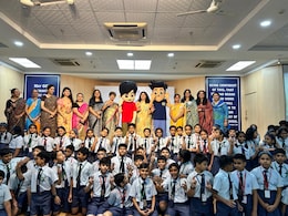 टीचर्स डे पर निक के चीकू-बंटी पहुंचे दिल्ली, स्कूल के बच्चों संग यू मनाया टीचर्स डे टीचर्स डे पर निक के चीकू-बंटी पहुंचे दिल्ली, स्कूल के बच्चों संग यू मनाया टीचर्स डे