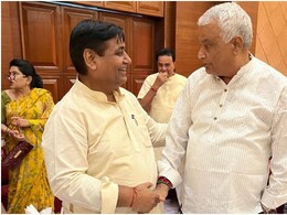Rajasthan Politics: जयपुर में हाथ मिलाते नजर आए 'साढ़ू भाई', जानें डोटासरा और किरोड़ी लाल में क्या हुई बातचीत? Rajasthan Politics: जयपुर में हाथ मिलाते नजर आए 'साढ़ू भाई', जानें डोटासरा और किरोड़ी लाल में क्या हुई बातचीत?