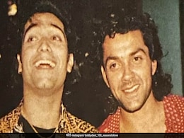 बॉबी देओल संग दिख रहे इस एक्टर के पापा के आगे एक्टिंग करने से डरते थे धर्मेंद्र और सुनील दत्त जैसे स्टार, एक हादसे ने बेटे को कर डाला फिल्मों से दूर बॉबी देओल संग दिख रहे इस एक्टर के पापा के आगे एक्टिंग करने से डरते थे धर्मेंद्र और सुनील दत्त जैसे स्टार, एक हादसे ने बेटे को कर डाला फिल्मों से दूर