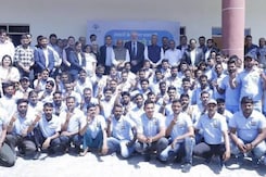 Israel ने भारतीय श्रमिकों पर लगे आरोपों को किया खारिज, बोला- 15000 और भर्तियां करेंगे Israel ने भारतीय श्रमिकों पर लगे आरोपों को किया खारिज, बोला- 15000 और भर्तियां करेंगे