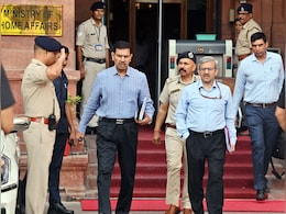 मणिपुर के सुरक्षा सलाहकार ने माना, म्यांमार से '900 कुकी उग्रवादियों' के भारत में घुसने की खुफिया रिपोर्ट सही मणिपुर के सुरक्षा सलाहकार ने माना, म्यांमार से '900 कुकी उग्रवादियों' के भारत में घुसने की खुफिया रिपोर्ट सही