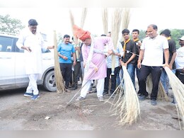 Rajasthan: रामगंज मंडी  की सड़कों पर मंत्री दिलावर ने लगाई झाड़ू, उठाया कचरा; स्वच्छता का दिया संदेश Rajasthan: रामगंज मंडी  की सड़कों पर मंत्री दिलावर ने लगाई झाड़ू, उठाया कचरा; स्वच्छता का दिया संदेश