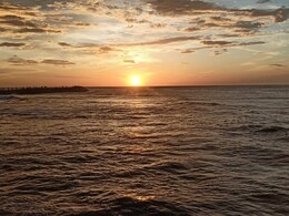 कन्याकुमारी : 'द लैंड्स एंड' का सूर्योदय और सूर्यास्त होता है ख़ास, देखिए अद्भुत तस्वीरें कन्याकुमारी : 'द लैंड्स एंड' का सूर्योदय और सूर्यास्त होता है ख़ास, देखिए अद्भुत तस्वीरें