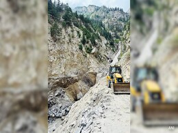 Several Labourers Trapped Due To Snowfall, Sliding Of Rocks In Himachal Pradesh Several Labourers Trapped Due To Snowfall, Sliding Of Rocks In Himachal Pradesh