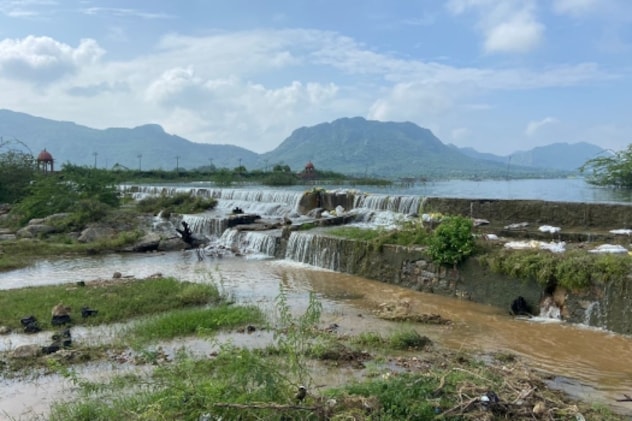 फॉयसागर झील पर चली चादर फॉयसागर झील पर चली चादर