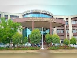 RGPV घोटाले में ED की बड़ी कार्रवाई, पूर्व कुलपति समेत कई आरोपियों की 10 करोड़ से ज्यादा की संपत्ति कुर्क RGPV घोटाले में ED की बड़ी कार्रवाई, पूर्व कुलपति समेत कई आरोपियों की 10 करोड़ से ज्यादा की संपत्ति कुर्क