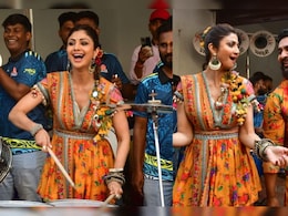 शिल्पा शेट्टी ने किया ढोल नगाड़ों के साथ बप्पा को विदा, गणपति विसर्जन में परिवार संग जमकर किया डांस, देखें वीडियो शिल्पा शेट्टी ने किया ढोल नगाड़ों के साथ बप्पा को विदा, गणपति विसर्जन में परिवार संग जमकर किया डांस, देखें वीडियो