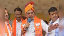 Rajasthan: जयपुर पहुंचे सीएम भजनलाल शर्मा, एयरपोर्ट पर अनोखे अंदाज में हुआ जोरदार स्वागत