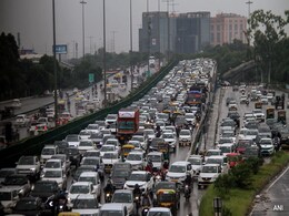 Orange Alert For Delhi, Heavy Rain Disrupts Traffic, Roads Waterlogged Orange Alert For Delhi, Heavy Rain Disrupts Traffic, Roads Waterlogged