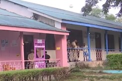 Phase 2 Voting Begins In Jammu And Kashmir, Omar Abdullah Among Key Candidates Phase 2 Voting Begins In Jammu And Kashmir, Omar Abdullah Among Key Candidates