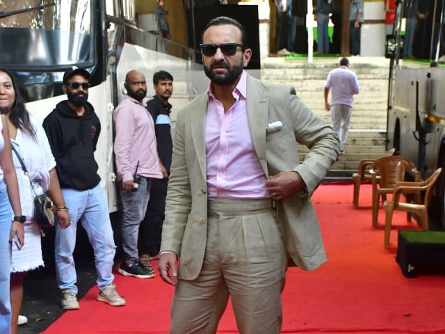 Paps Call "Nawab Saab", "Saif Ali Khan <i>Bula Lo</i>"- Actor's Reply