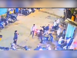 पुणे में पूर्व पार्षद वनराज आंदेकर की गोली मारकर हत्या, कौन थे बाइक सवार हमलावर? पुणे में पूर्व पार्षद वनराज आंदेकर की गोली मारकर हत्या, कौन थे बाइक सवार हमलावर?