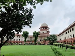 Supreme Court: बुलडोजर की कार्रवाई पर सुप्रीम रोक, बिना अनुमति की तोड़फोड़ तो भुगतना पड़ेगा अंजाम Supreme Court: बुलडोजर की कार्रवाई पर सुप्रीम रोक, बिना अनुमति की तोड़फोड़ तो भुगतना पड़ेगा अंजाम