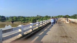 कर्ज से परेशान पिता ने दो बच्चों के साथ पुल से लगा दी छलांग, 10 KM दूर UP बॉर्डर पर मिला शव