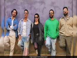 Akshay Kumar, Abhishek Bachchan, Jacqueline Fernandez In A BTS From <i>Housefull 5</i> Akshay Kumar, Abhishek Bachchan, Jacqueline Fernandez In A BTS From <i>Housefull 5</i>