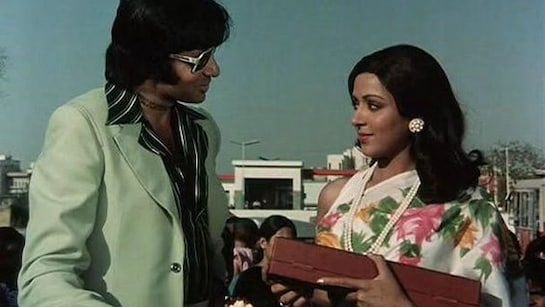 61 के अमिताभ बच्चन और 55 की हेमा मालिनी की 21 साल पहले रिलीज हुई थी फिल्म, 10 करोड़ की फिल्म कमा ले गई थी 43 करोड़