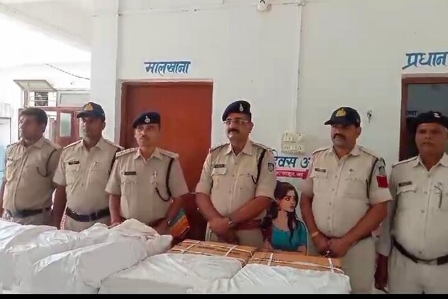 इनोवा कार से 14 पेटी नशीली कफ सिरप बरामद हुई.