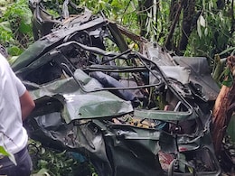 सिक्किम : खाई में वाहन गिरने से बड़ा हादसा, सेना के 4 जवानों की मौत सिक्किम : खाई में वाहन गिरने से बड़ा हादसा, सेना के 4 जवानों की मौत