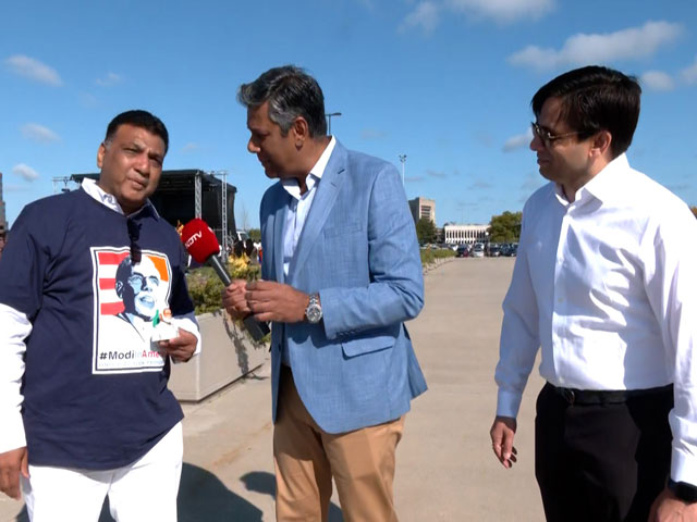 Indian Diaspora Members Make PM Modi's Statue With Thousands Of Lab-Grown Diamonds Indian Diaspora Members Make PM Modi's Statue With Thousands Of Lab-Grown Diamonds