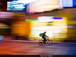 China Man Arrested For Posing As Delivery Rider With Baby To Gain Sympathy Online China Man Arrested For Posing As Delivery Rider With Baby To Gain Sympathy Online