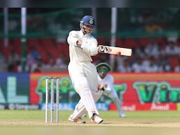 IND vs BAN: टेस्ट क्रिकेट इतिहास में अमर हुए यशस्वी जायसवाल, भारतीय ओपनर के तौर पर ये कारनामा कर मचाई खलबली IND vs BAN: टेस्ट क्रिकेट इतिहास में अमर हुए यशस्वी जायसवाल, भारतीय ओपनर के तौर पर ये कारनामा कर मचाई खलबली