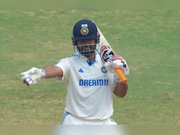 ''इधर आएगा एक'', बल्लेबाजी करते-करते बांग्लादेश के कप्तान बन गए ऋषभ पंत, सुने कैसे सजाया फील्डिंग, VIDEO ''इधर आएगा एक'', बल्लेबाजी करते-करते बांग्लादेश के कप्तान बन गए ऋषभ पंत, सुने कैसे सजाया फील्डिंग, VIDEO