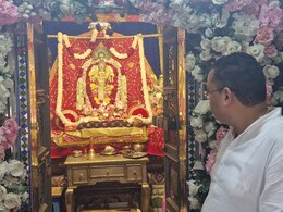 उदयपुर में माता महालक्ष्मी को पहनाई गई सोने-चांदी की पोशाक, दर्शन के लिए उमड़े भक्त उदयपुर में माता महालक्ष्मी को पहनाई गई सोने-चांदी की पोशाक, दर्शन के लिए उमड़े भक्त