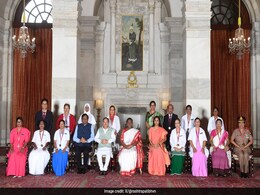 President Droupadi Murmu Awards 15 Nurses For Outstanding Service President Droupadi Murmu Awards 15 Nurses For Outstanding Service