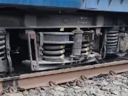 Bhopal: ट्रैक से उतरे ट्रेन के पहिये, पटरी में लौटने पर लगेगा इतना समय