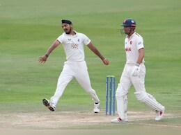 IND vs BAN: अर्शदीप का टेस्ट डेब्यू हुआ और ज्यादा मुश्किल, यह पेसर बना राह में बड़ा अड़ंगा, दलीप ट्रॉफी में भी... IND vs BAN: अर्शदीप का टेस्ट डेब्यू हुआ और ज्यादा मुश्किल, यह पेसर बना राह में बड़ा अड़ंगा, दलीप ट्रॉफी में भी...