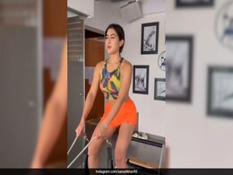 Sara Ali Khan's Saturday Looked Fit As Ever When She Kept Her "Squats Low And Standards High" Sara Ali Khan's Saturday Looked Fit As Ever When She Kept Her "Squats Low And Standards High"