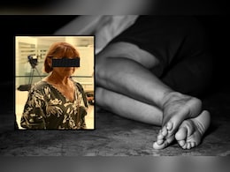 71 वर्षांच्या पतीचं क्रौर्य, पत्नीच्या नकळत तिच्या शरीराचा व्यापार, 10 वर्षात 72 पुरुषांकडून 92 वेळा शोषण 71 वर्षांच्या पतीचं क्रौर्य, पत्नीच्या नकळत तिच्या शरीराचा व्यापार, 10 वर्षात 72 पुरुषांकडून 92 वेळा शोषण