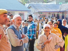 जम्मू-कश्मीर में 61.1 प्रतिशत वोटिंग, क्या कहता है ये मतदान प्रतिशत? जम्मू-कश्मीर में 61.1 प्रतिशत वोटिंग, क्या कहता है ये मतदान प्रतिशत?