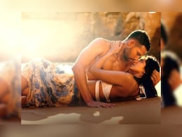 <i>Yudhra's</i> Song <i>Saathiya</i>: Siddhant Chaturvedi And Malavika Mohanan's Chemistry Combusts <i>Yudhra's</i> Song <i>Saathiya</i>: Siddhant Chaturvedi And Malavika Mohanan's Chemistry Combusts
