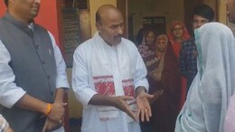 MP में केंद्रीय मंत्री वीरेंद्र खटीक ने फिर चौंकाया, अचानक से क्यों हटा दिए अपने सभी प्रतिनिधि?