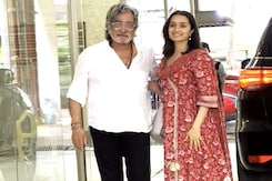 Blockbuster Spotting: Shraddha Kapoor With Her Dad Shakti Kapoor Blockbuster Spotting: Shraddha Kapoor With Her Dad Shakti Kapoor