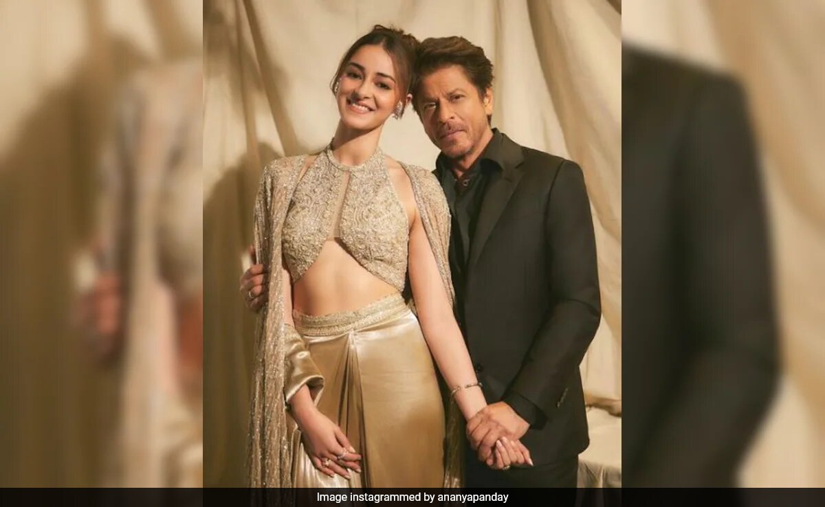 IIFA 2024: The One Where Ananya Panday Poses With "Bestie" Shah Rukh Khan