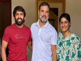 सियासी दंगल में उतरने से पहले ही विनेश फोगाट और बजरंग पुनिया को रेलवे से 'पटखनी'? जानिए पूरा मामला सियासी दंगल में उतरने से पहले ही विनेश फोगाट और बजरंग पुनिया को रेलवे से 'पटखनी'? जानिए पूरा मामला