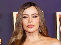 Sofia Vergara Celebrated Her 53rd Birthday In Sardinia With A Dreamy Cake Sofia Vergara Celebrated Her 53rd Birthday In Sardinia With A Dreamy Cake