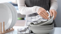 5 Easy Ways to Clean Your Dirty And Sticky Kitchen Towels