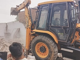 Rajasthan News: कोटा में हिस्ट्रीशीटर हजरत गुड्डू के ठिकानों पर चला बुलडोजर, संगीन अपराधों में हैं 44 मामले दर्ज Rajasthan News: कोटा में हिस्ट्रीशीटर हजरत गुड्डू के ठिकानों पर चला बुलडोजर, संगीन अपराधों में हैं 44 मामले दर्ज