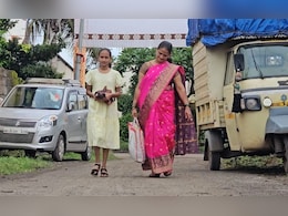 'लाडकी बहीण योजनेचे पैसे जमा झाले अन् तिकडे उधारी फिटली' 'लाडकी बहीण योजनेचे पैसे जमा झाले अन् तिकडे उधारी फिटली'